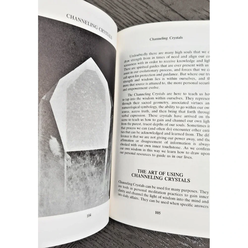 Crystal Healing: Applying the Therapeutic Properties of Crystals and‎ Stones